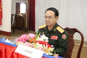 ຮອງຫົວໜ້າກົມໃຫຍ່ເສນາທິການກອງທັບພົບປະໂອ້ລົມພະນັກງານຫຼັກແຫຼ່ງທະຫານແຂວງບໍ່ແກ້ວ