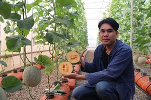 ພະນັກງານລັດ ໃຊ້ເວລາວ່າງ ສ້າງເສດຖະກິດ ເຂົ້າສູ່ຄອບຄົວ