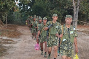 ເຫຼົ່າຮົບຕີພິເສດ ສະແດງຜ່ານລາຍການຫັດແອບຍິງສະແດງຮ່ວມກັບບັນດາເຫຼົ່າຮົບ