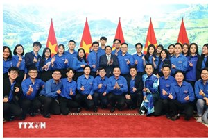 ຊາວໜຸ່ມແມ່ນກຳລັງປະຈັນບານ ເປັນເຈົ້າການໃນການຫັນເປັນດີຈີຕອນ