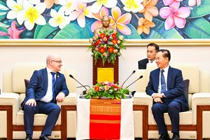 ຄະນະຜູ້ແທນຂັ້ນສູງພັກກອມມູນິດຊາວກອມມູນິດຣັດເຊຍ ຢ້ຽມຢາມ ສປປ ລາວ