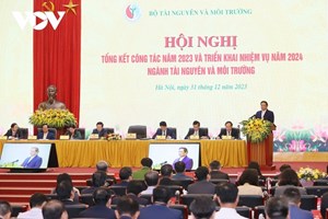 ນາຍົກ ຫວຽດນາມ ເຂົ້າຮ່ວມກອງປະຊຸມສະຫຼຸບຂະແໜງຊັບພະຍາກອນທຳມະຊາດ ແລະ ສິ່ງແວດລ້ອມ