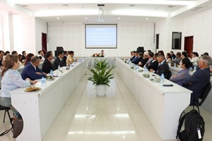 ຮອງປະທານສູນກາງແນວລາວສ້າງຊາດ ພົບປະຄະນະຄົນເຊື້ອຊາດລາວຢູ່ຕ່າງປະເທດ