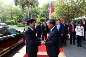 ປະທານປະເທດແຫ່ງ ສປປລາວພົບປະກັບປະທານສະພາສູງແຫ່ງຣາຊະອານາຈັກກໍາປູເຈຍ