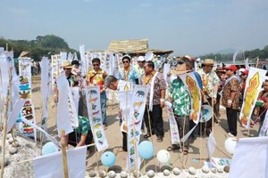 ບັນຍາກາດ ລົງຕົບພະທາດຊາຍ ທີ່ດອນຊາຍມຸງຄຸນ ເມືອງຈອມເພັດ ປີນີ້ຄຶກຄື້ນ