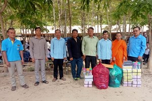 ໂຮງຮຽນ ມສ ແລະ ປະຖົມ ນາງົວ ເມືອງແບງໄດ້ຮັບເຄື່ອງຊ່ວຍເຫຼືອ