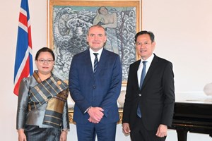 ເອກອັກຄະລັດຖະທູດ ສປປ ລາວ ຍື່ນສານຕາຕັ້ງຕໍ່ ປະທານາທິບໍດີ ແຫ່ງ ສ ອິດສະລັງ