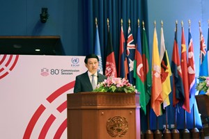 ທ່ານສະເຫຼີມໄຊກົມມະສິດກ່າວຄຳເຫັນຕໍ່ກອງປະຊຸມພາກອະພິປາຍທົ່ວໄປຂອງຄະນະກຳມາທິການເສດຖະກິດ-ສັງຄົມ ປະຈຳພາກພື້ນອາຊີ - ປາຊີຟິກສະໄໝທີ80