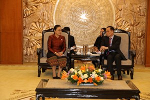 ທູດລາວ ປະຈຳ ຫວຽດນາມ ເຂົ້າຢ້ຽມຂ່ຳນັບ ຫົວໜ້າຄະນະພົວພັນຕ່າງປະເທດສູນກາງພັກກອມມູນິດຫວຽດນາມ