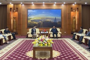 ທູດລາວ ປະຈຳ ຫວຽດນາມ ຢ້ຽມຢາມ ແຂວງພາກຕາເວັນຕົກສ່ຽງເໜືອຂອງຫວຽດນາມ