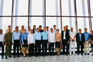 ທ່ານຮອງລັດຖະມົນຕີກະຊວງການຕ່າງປະເທດ ເຄື່ອນໄຫວເຮັດວຽກ ທີ່ດ່ານສາກົນສາມຫຼ່ຽມຄຳ