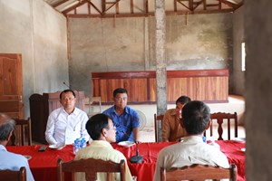 ຮອງປະທານ ສພຊ ພົບປະຢ້ຽມຢາມປະຊາຊົນບ້ານບໍ່ສ້ານ