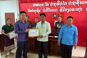 2 ບ້ານ ຂອງເມືອງຊະນະຄາມໄດ້ຮັບເງິນ ກອງທຶນພັດທະນາບ້ານ