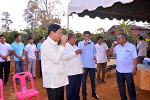 ອະດີດນາຍົກລັດຖະມົນ ຢ້ຽມຢາມ ເມືອງເລົ່າງາມ