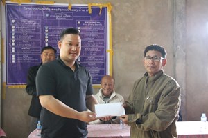 ມອບ-ຮັບເງິນຊ່ວຍເຫຼືອປະກອບສ່ວນສ້າງຕັ້ງໂຮງຮຽນປະຖົມ ບ້ານຫົວນາ ເມືອງຫຼວງນໍ້າທາ