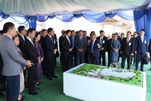 ນາຍົກ ກຳປູເຈຍ ຢ້ຽມຢາມໂຄງການພັດທະນາທ່າບົກ ທ່ານາແລ້ງ ແລະ ເຂດໂລຊິດສະຕິກ