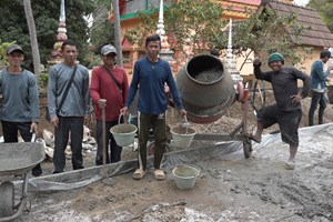 ຊາວບ້ານນໍ້າພຸ ສ້າງເສັ້ນທາງເບຕົງເສີມເຫຼັກ ຄວາມຍາວ 348 ແມັດ