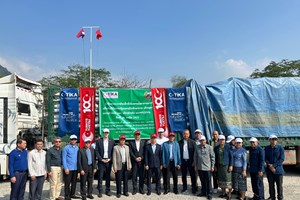 ພິທີມອບແນວພັນເຂົ້າທີ່ທົນທານຕໍ່ສະພາບອາກາດໃຫ້ ເມືອງຄູນຄຳ ແລະ ເມືອງຄຳເກີດ