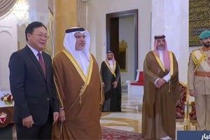 ທູດລາວຍື່ນສານຕາຕັ້ງຕໍ່ອົງມົງກຸດຣາຊະກຸມມານ ແຫ່ງຣາຊະອານາຈັກບາເຣນ