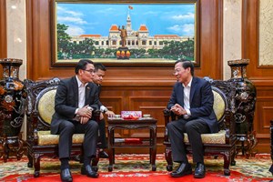 ການນໍາແຂວງຈຳປາສັກ ຢ້ຽມຢາມ ອວຍພອນປີໃໝ່ ການນໍານະຄອນໂຮ່ຈິມິນ ແລະ ແຂວງດົ່ງນາຍ