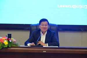 ສະຫາຍທອງລຸນສີສຸລິດພົບປະໂອ້ລົມພະນັກງານຫຼັກແຫຼ່ງຂອງຫ້ອງວ່າການສູນກາງພັກ