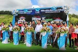 ວາງສີລາລືກ ໂຄງການປັບປຸງ ແລະຂະຫຍາຍສະໜາມກັອຟ ພູກູດທອງຄຳ