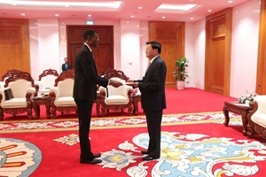 ປະທານປະເທດຕ້ອນຮັບທູດປະເທດເພື່ອນມິດຍື່ນສານຕາຕັ້ງເພື່ອມາປະຈຳລາວ