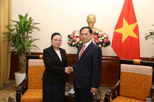 ທູດລາວ ປະຈຳ ຫວຽດນາມ ຢ້ຽມຂ່ຳນັບ ລັດຖະມົນຕີກະຊວງການຕ່າງປະເທດ ຫວຽດນາມ