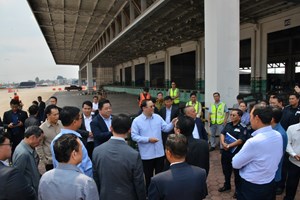 ທ່ານນາຍົກຊຸກຍູ້ການແກ້ໄຂສິ່ງອຸດຕັນ ຢູ່ດ່ານສາກົນສິນຄ້າທ່າບົກ-ທ່ານາແລ້ງ