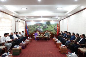 ກົງສູນໃຫຍ່ສສຫວຽດນາມ ພົບປະເຈົ້າແຂວງຊຽງຂວາງ