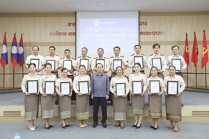 ສໍາເລັດຊຸດຝຶກອົບຮົມວຽກຄຸ້ມຄອງພະນັກງານ ແບບພິມ-ສິ່ງພິມ