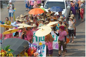 ຈຳນວນຜູ້ຕິດເຊື້ອໂຄວິດ-19 ຫຼັງຈາກບຸນສົງການຂອງໄທເພີ່ມຂຶ້ນຢ່າງຫຼວງຫຼາຍ