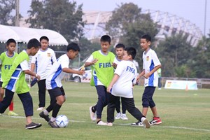 ເປີດໂຄງການເຕະບານໃນໂຮງຮຽນສ້າງເງື່ອນໄຂໃຫ້ເຍົາວະຊົນເຂົ້າເຖິງການຫຼິ້ນກິລາເຕະບານ