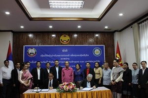 ເຊັນສັນຍາຮ່ວມມື ເພື່ອຊ່ວຍເຫຼືອສັງຄົມ