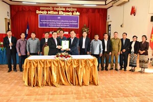 ມອບ-ຮັບໜ້າທີ່ ເລຂາພັກເມືອງເຈົ້າເມືອງປາກລາຍ