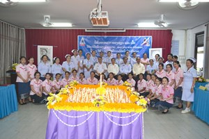 ວສສ ມອບ-ຮັບໝວກ, ແສງທຽນ ແລະເສື້ອ ໃຫ້ແກ່ນັກສຶກສາປີ 2