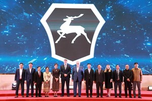 ນໍາສະເໜີລົດ(ກາດສ)ພ້ອມສະໜອງການທ່ອງທ່ຽວ ຍູ້ແຮງຄວາມພ້ອມແກ່ປີທ່ອງທ່ຽວລາວ