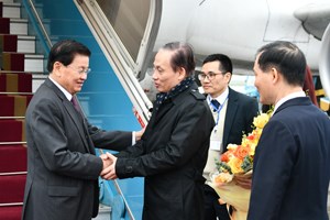 ສະຫາຍ ທອງລຸນ ສີສຸລິດ ເລຂາທິການໃຫຍ່ ພ້ອມດ້ວຍຄະນະ ເດີນທາງ ເຖິງ ສສ ຫວຽດນາມ