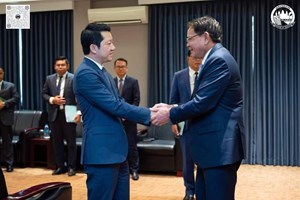 ທູດລາວປະຈຳກຳປູເຈຍເຂົ້າຢ້ຽມລັດຖະມົນຕີກະຊວງທ່ອງທ່ຽວເພື່ອປຶກສາຫາລືວຽກງານທ່ອງທ່ຽວ