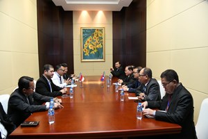 ຕໍາຫຼວດລາວ ພົບປະຄະນະຜູ້ແທນຕໍາຫຼວດທີ່ເຂົ້າຮ່ວມກອງປະຊຸມຄັ້ງທີ 41 