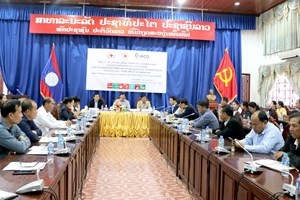 ປະຊາຊົນສອງແຂວງໄດ້ຮັບເຕົາປະຢັດ ແລະ ເຄື່ອງກັ່ນຕອງນ້ຳຈາກອົງການກາແດງແຫ່ງຊາດລາວ.