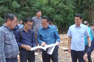 ເຈົ້າແຂວງບໍລິຄຳໄຊ ລົງຊຸກຍູ້ການກໍ່ສ້າງພື້ນຖານໂຄງລ່າງ ຢູ່ເມືອງໄຊຈຳພອນ