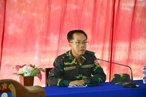 ເຈົ້າແຂວງສາລະວັນອວຍພອນນາຍ ແລະພົນທະຫານກອງຮ້ອຍທະຫານຊາຍແດນ 512 