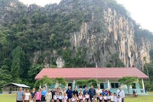 ສກຂ ຄຳມ່ວນ ແລະ ຄະນະນຳຂັ້ນເມືອງເຄື່ອນໄຫວຢ້ຽມຢາມໂຄງການອາຫານທ່ຽງ ຢູ່ເມືອງມະຫາໄຊ