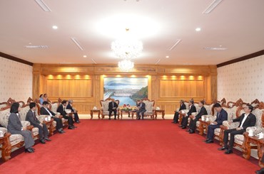 ຄະນະຜູ້ແທນ ຄະນະສັນຕິພາບຫວຽດນາມ ຢ້ຽມຢາມແຂວງວຽງຈັນ.