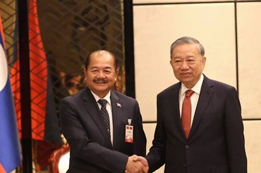 ປະທານ ສນຊ ຢ້ຽມຄຳນັບເລຂາທິການໃຫຍ່ພັກກອມມູນິດຫວຽດນາມ