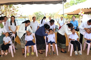 ເຊກອງ ເປີດຂະບວນການ ວສຊ ໃຫ້ວັກຊີນກັນພະຍາດເປ້ຍຫຼ່ອຍ