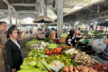 ເຊກອງ ເຂັ້ມງວດຄຸ້ມຄອງ-ກວດກາລາຄາສິນຄ້າ ຫຼັງມີການປັບຂຶ້ນລາຄານໍ້າມັນເຊື້ອໄຟ