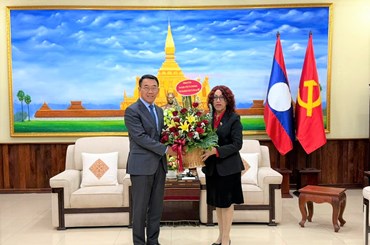 ສະຫາຍ ຫົວໜ້າ ຄຕພ ຕ້ອນຮັບ ທູດ ສ ກູບາ ເຂົ້າມາອວຍພອນວັນສ້າງຕັ້ງພັກ ປປ ລາວ ຄົບຮອບ 71 ປີ