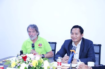 ປິດຊຸດຝຶກອົບຮົມການວິນິໄສໂມເລກູນຂອງຂີ້ກະເດືອນຝອຍທີ່ເປັນສັດຕູພືດ